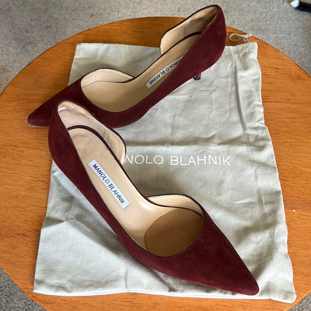 Suede Manolo Blahnik Pumps
